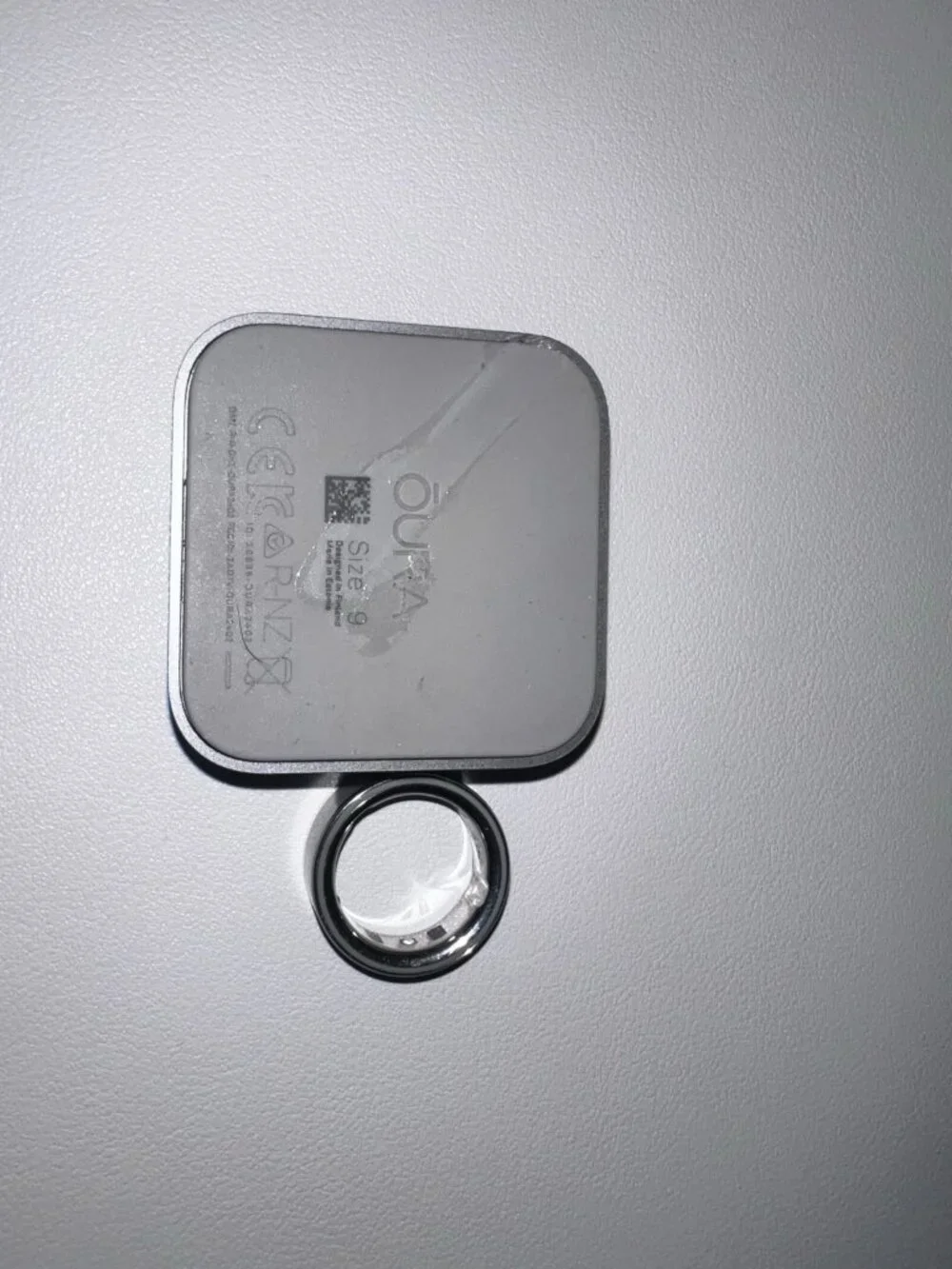 Oura Ring 4 Silver Smart Ring Size 9 w/ Original Charger